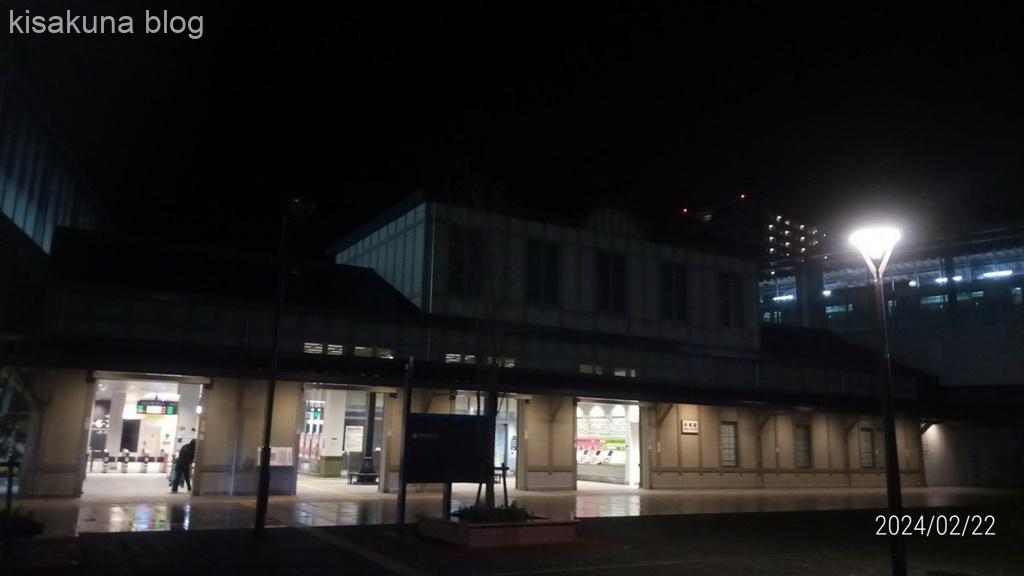 早朝のJR折尾駅